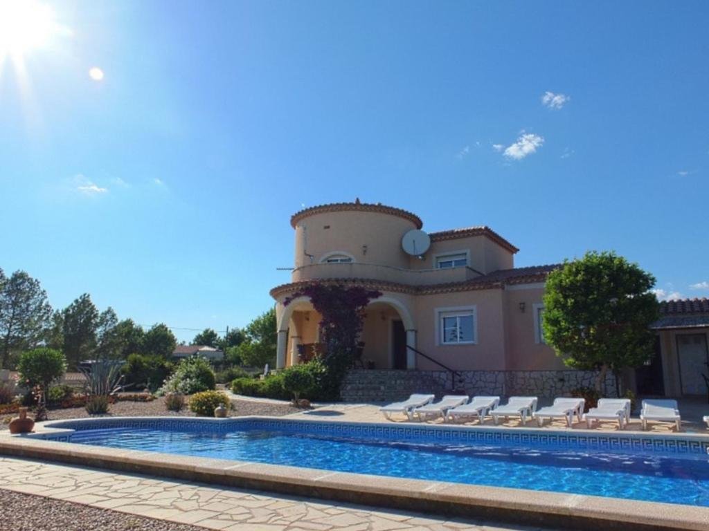 Villa Villa Oasis 4bedroom villa with air-conditioning & large private swimming pool