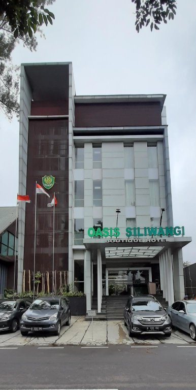 Полулюкс Oasis Siliwangi Sports Hotel