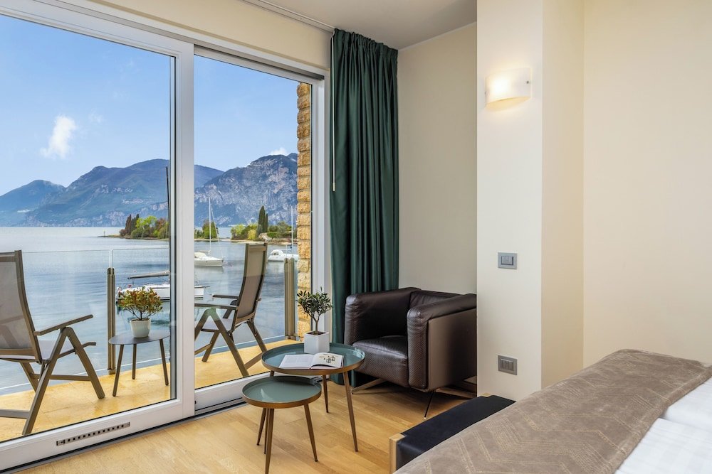 Двухместный номер Superior с балконом и с видом на озеро Hotel Val Di Sogno