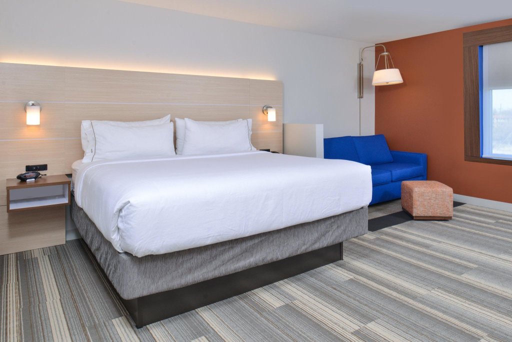 Номер Executive Holiday Inn Express & Suites Farmington Hills - Detroit, an IHG Hotel