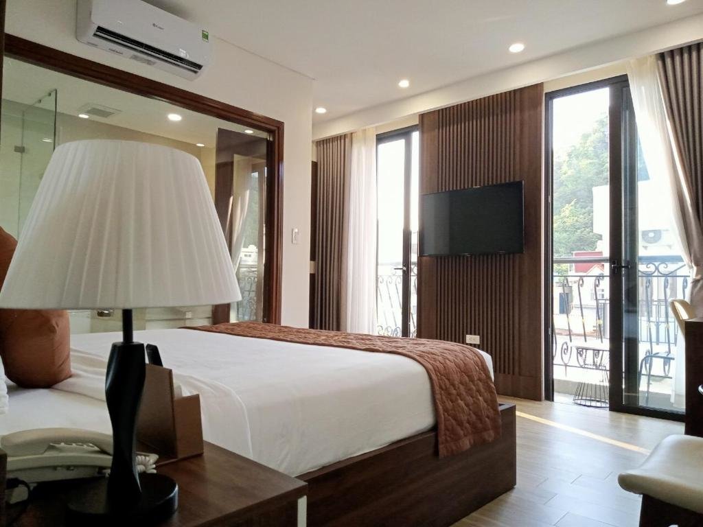 Deluxe Doppel Zimmer mit Balkon Catba View Hotel