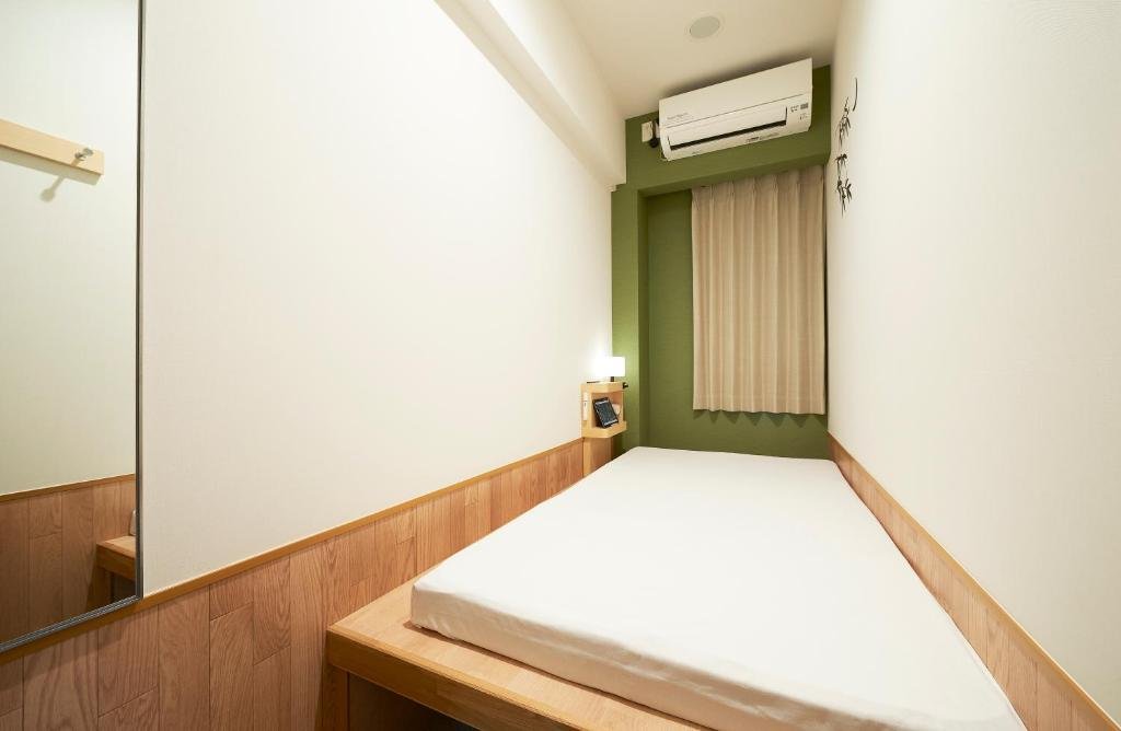 Single room THE POCKET HOTEL Kyoto Shijo Karasuma