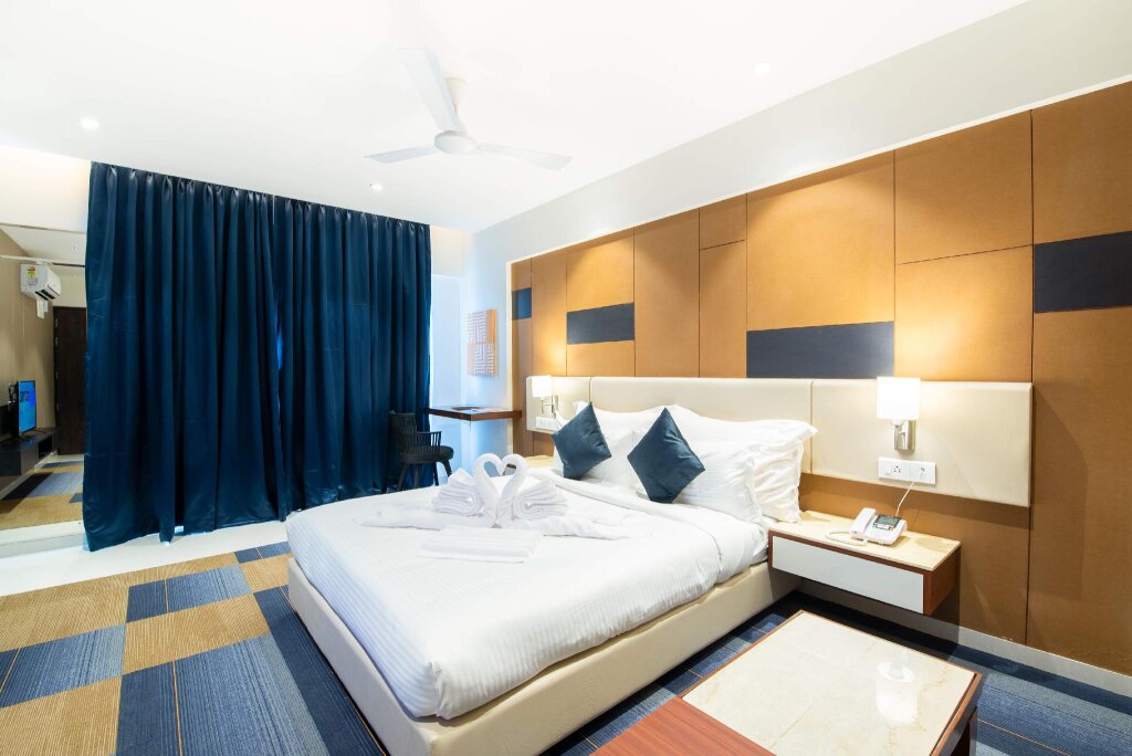 Люкс с балконом StayBird - B Suite, Business Hotel, Kharadi