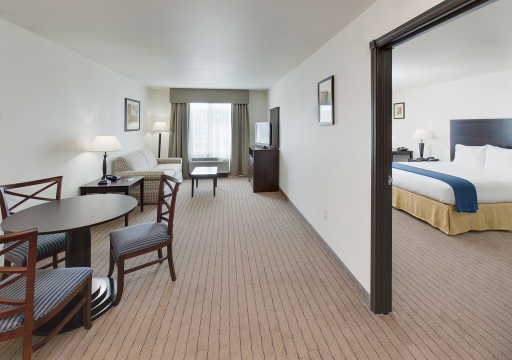 Doppel Suite 2 Schlafzimmer Holiday Inn Express & Suites - Omaha I - 80, an IHG Hotel