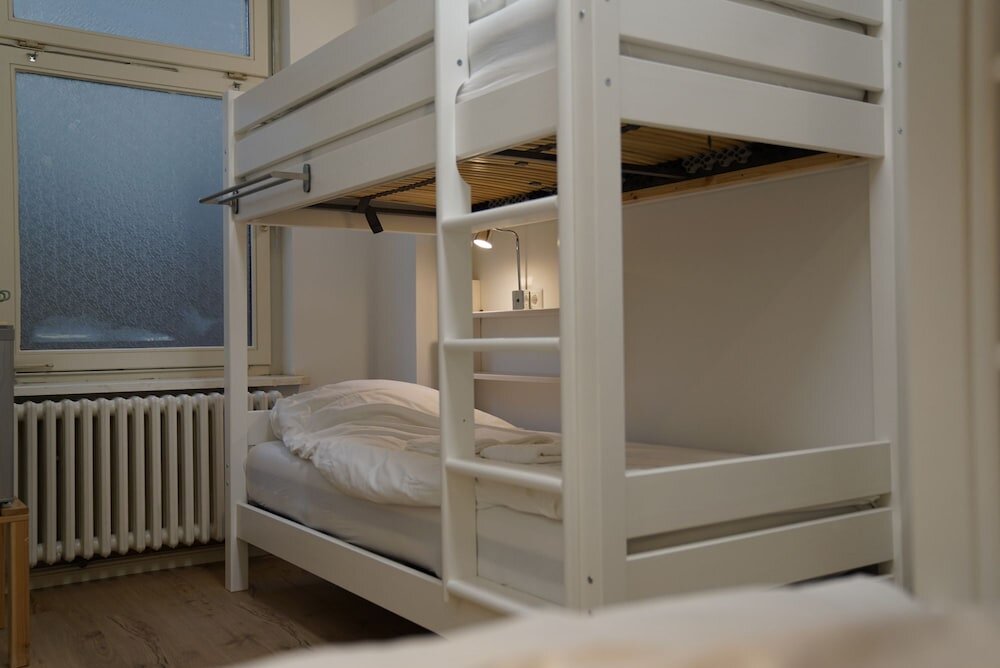 Кровать в общем номере 364.Berlin