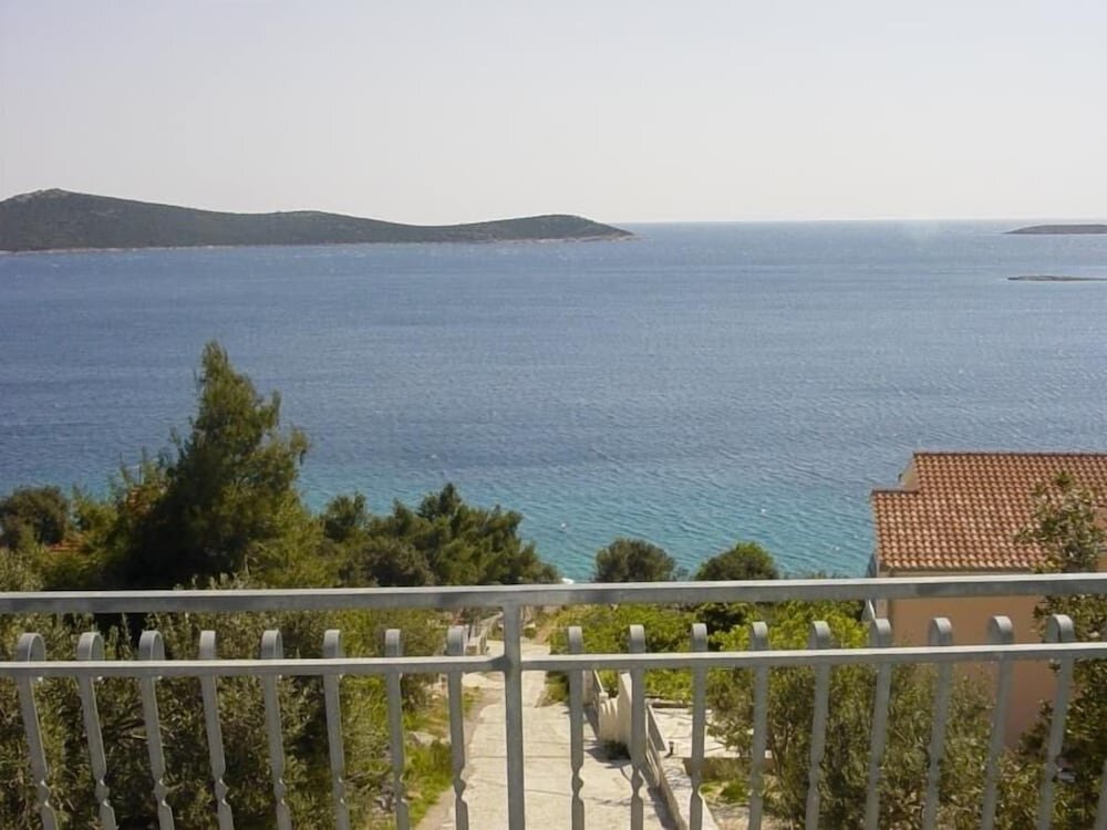 Apartment Mil - 80m From the sea - A2