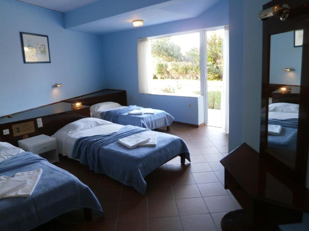 Standard Triple room Mediterranean Blue