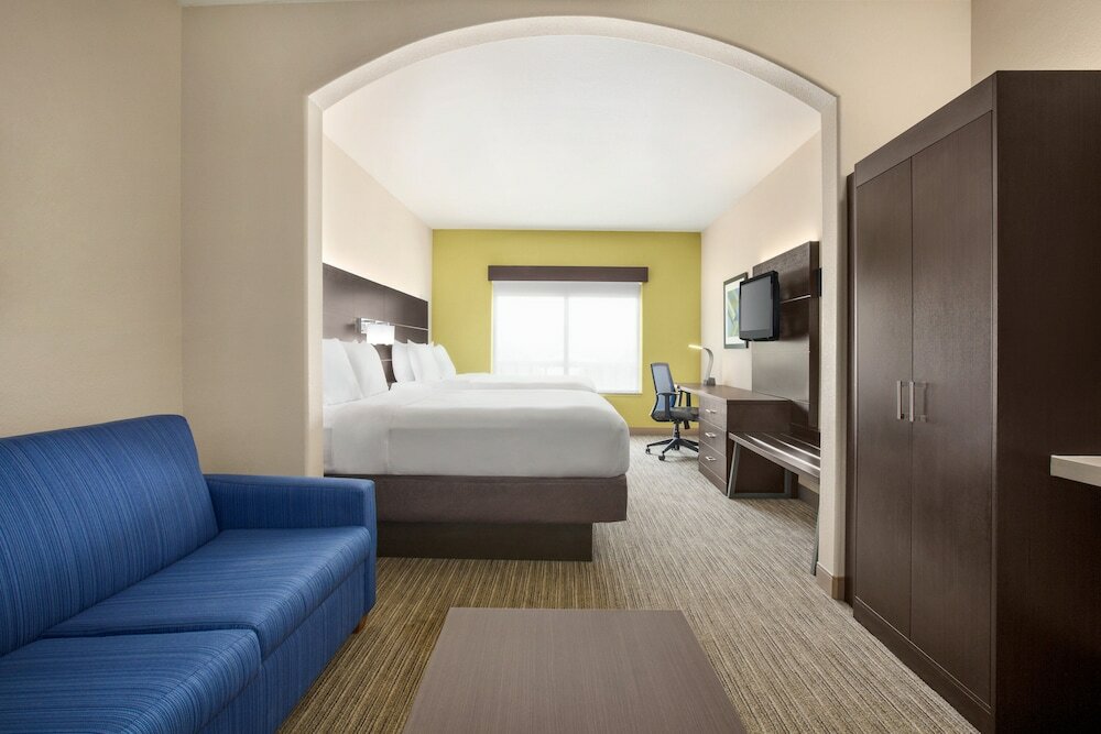 Quadruple Suite Holiday Inn Express Hotel & Suites San Antonio NW-Medical Area, an IHG Hotel