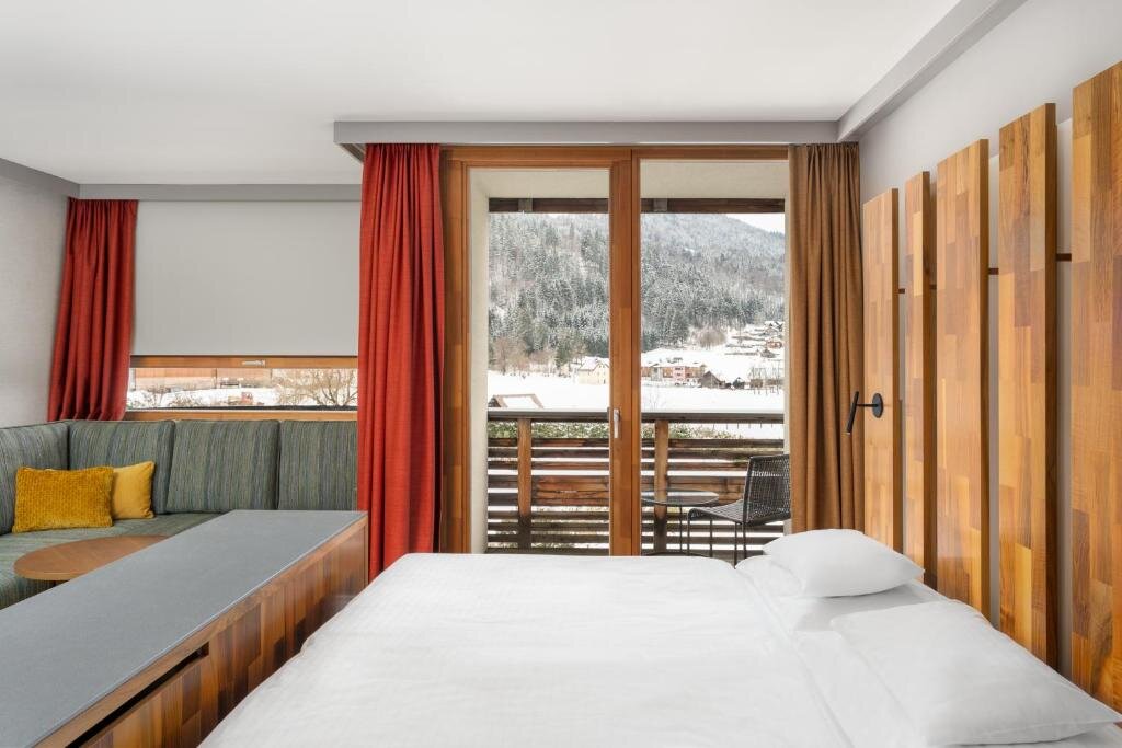 Standard Double room with mountain view Falkensteiner Hotel & Spa Carinzia
