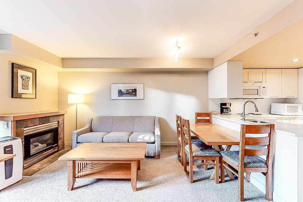 Семейный люкс с 2 комнатами Whistler Peak Lodge