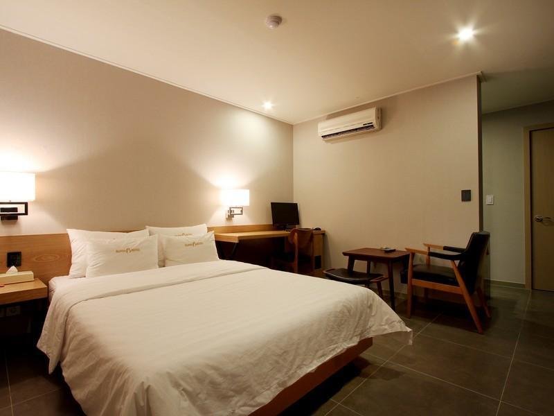 Standard Doppel Zimmer Bando Tourism Hotel