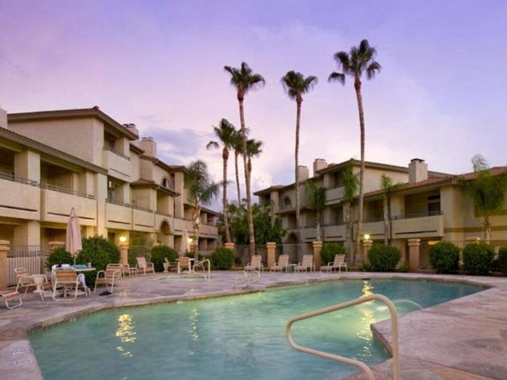 Cottage Poolside Condo To 1 Of 3 Resort Pool Spa Complexes, All Heated And Open 24 7 365