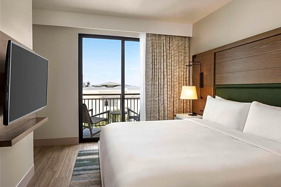 Люкс с 2 комнатами с балконом и с видом на залив Embassy Suites By Hilton Panama City Beach Resort