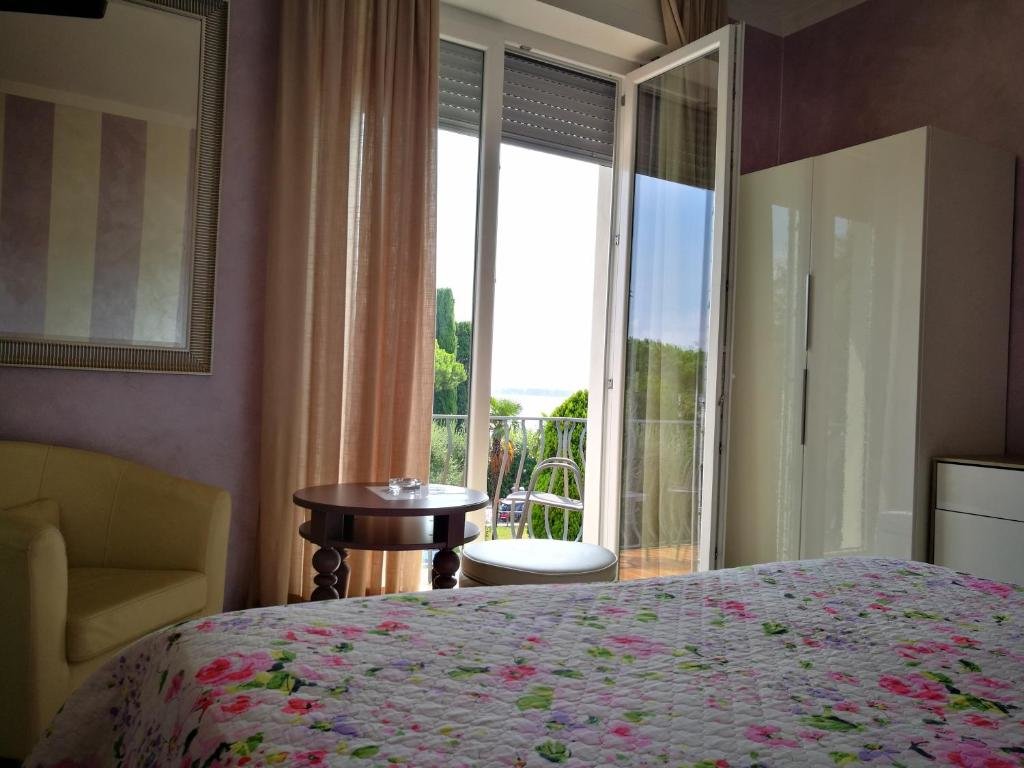 Standard Double room with balcony Hotel Mirabello