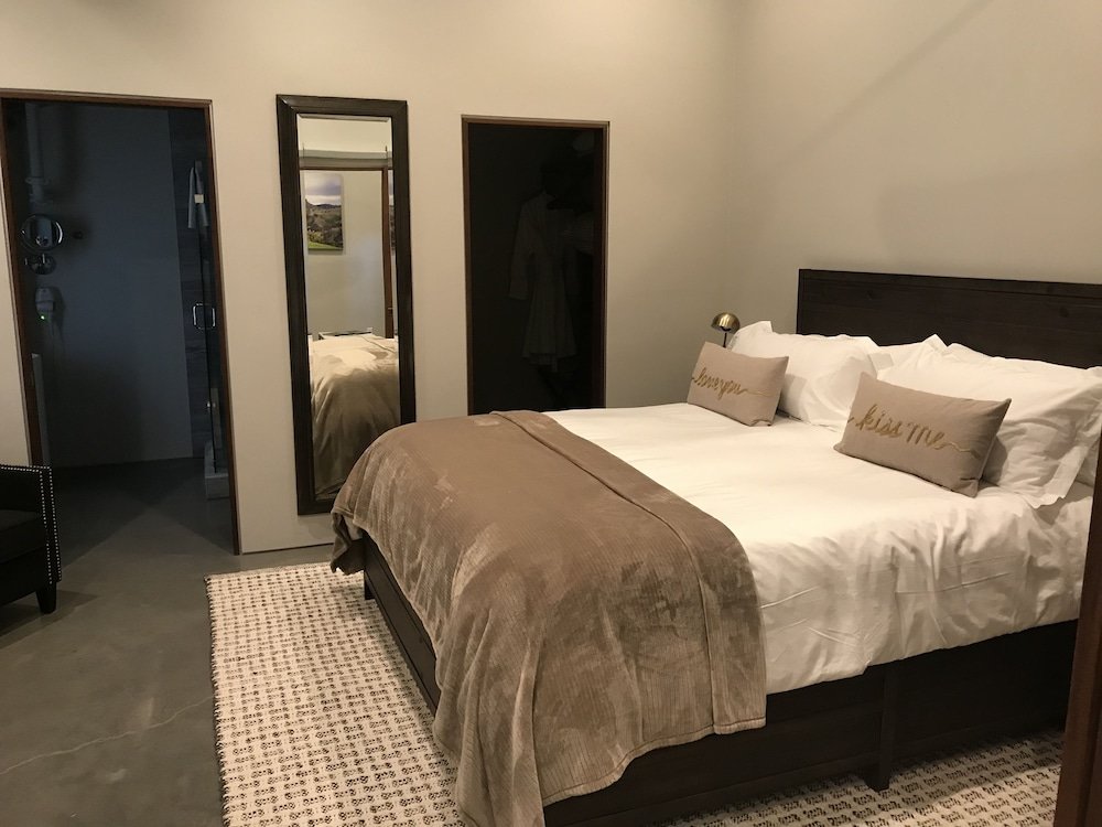 Deluxe Suite Bed & Barrel at Stonehouse Cellars