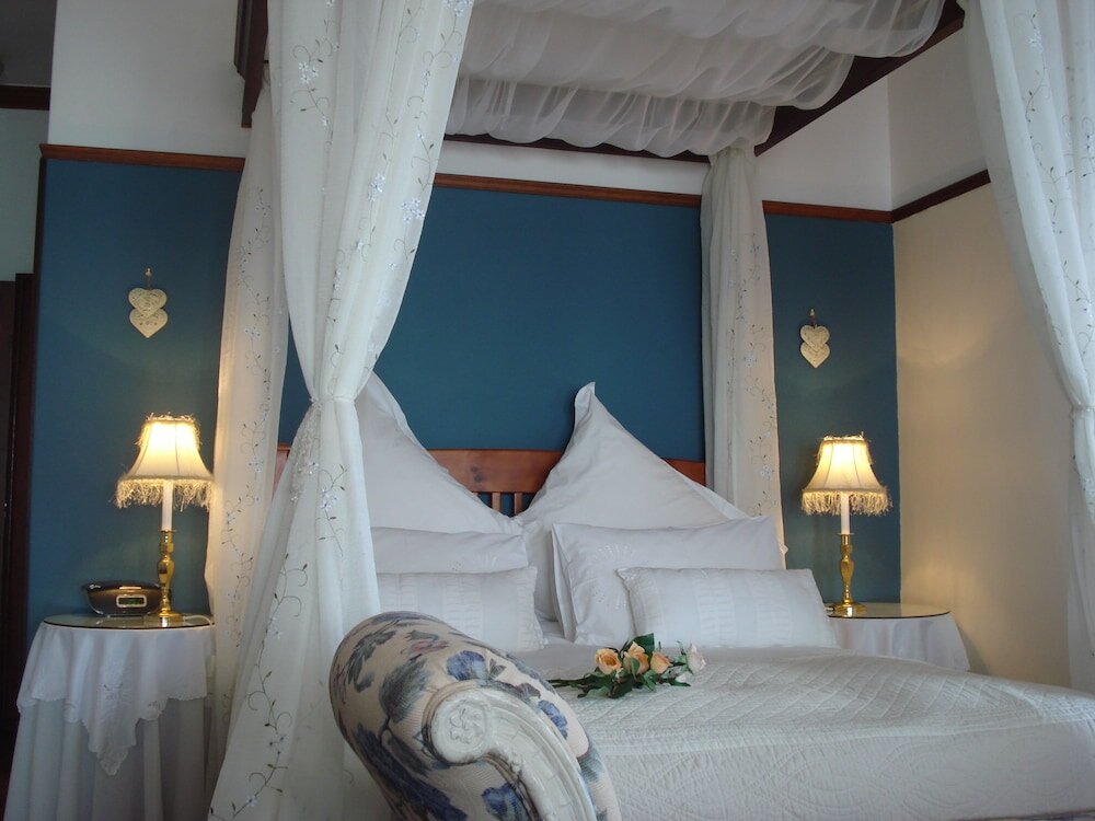 Standard Double room with balcony and with ocean view Berg en Zee Guesthouse