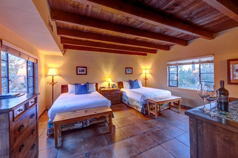 Standard Double room with balcony Hacienda del Sol Guest Ranch Resort