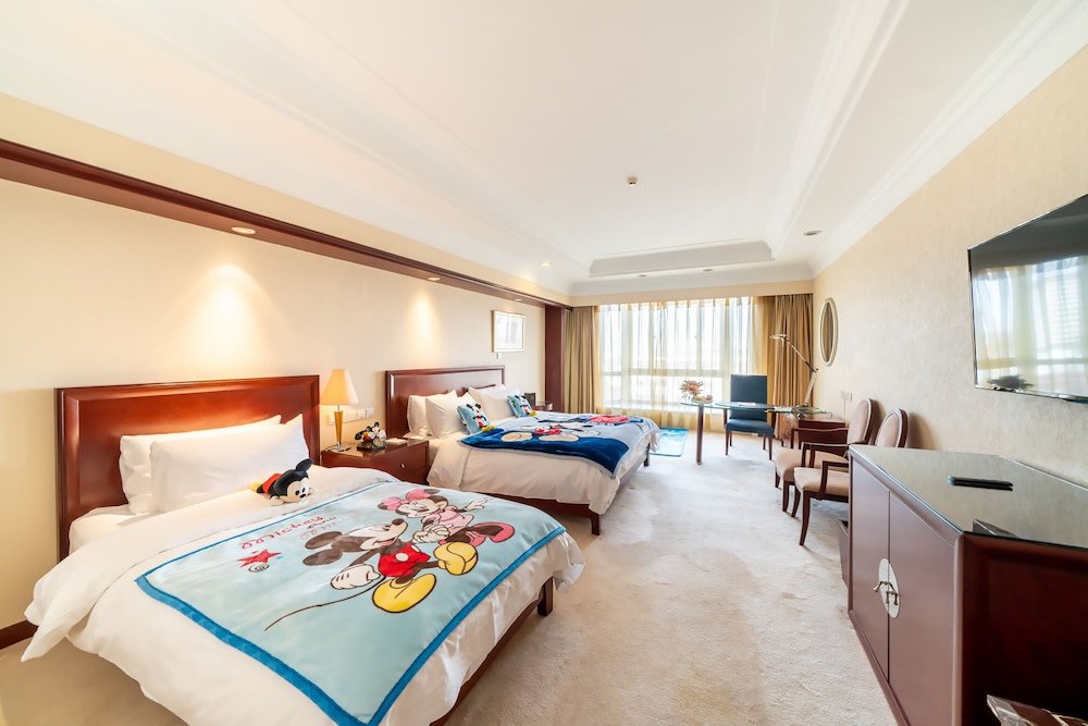 Deluxe Family room with balcony Maritim Hotel Taicang Garden