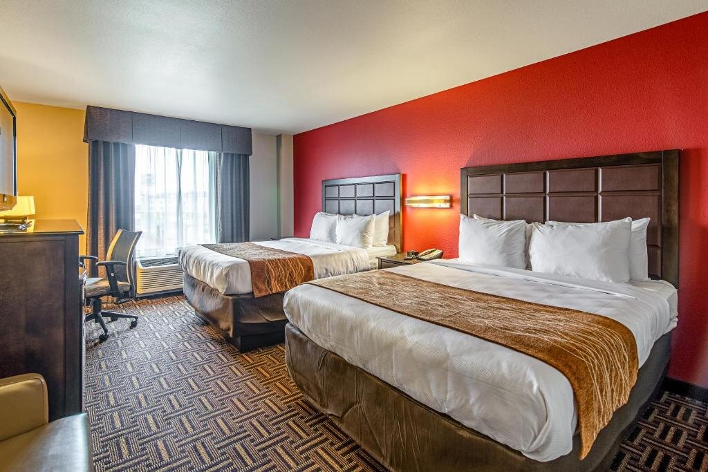 Standard room Astoria Hotel and Suites