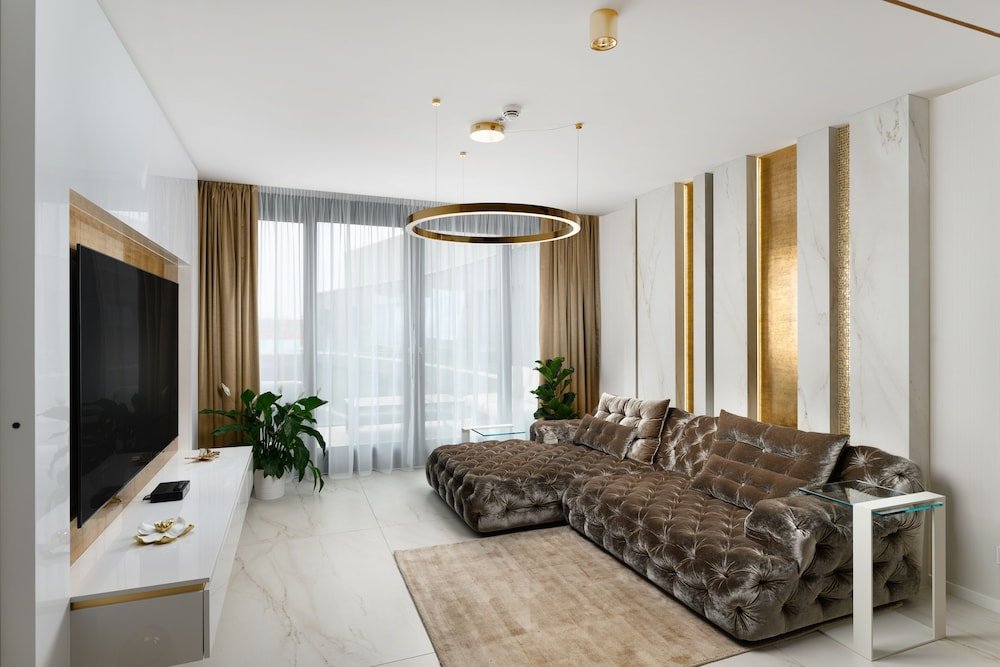 Люкс Premium Emerald Downtown Luxury Suites with Hotel services