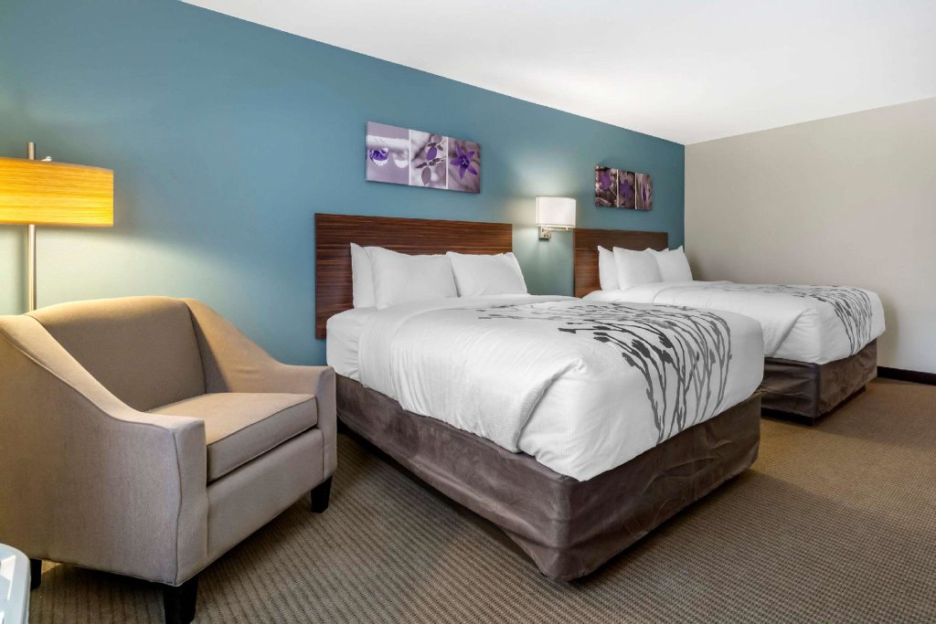 Четырёхместный номер Standard Sleep Inn & Suites Wenatchee-Leavenworth