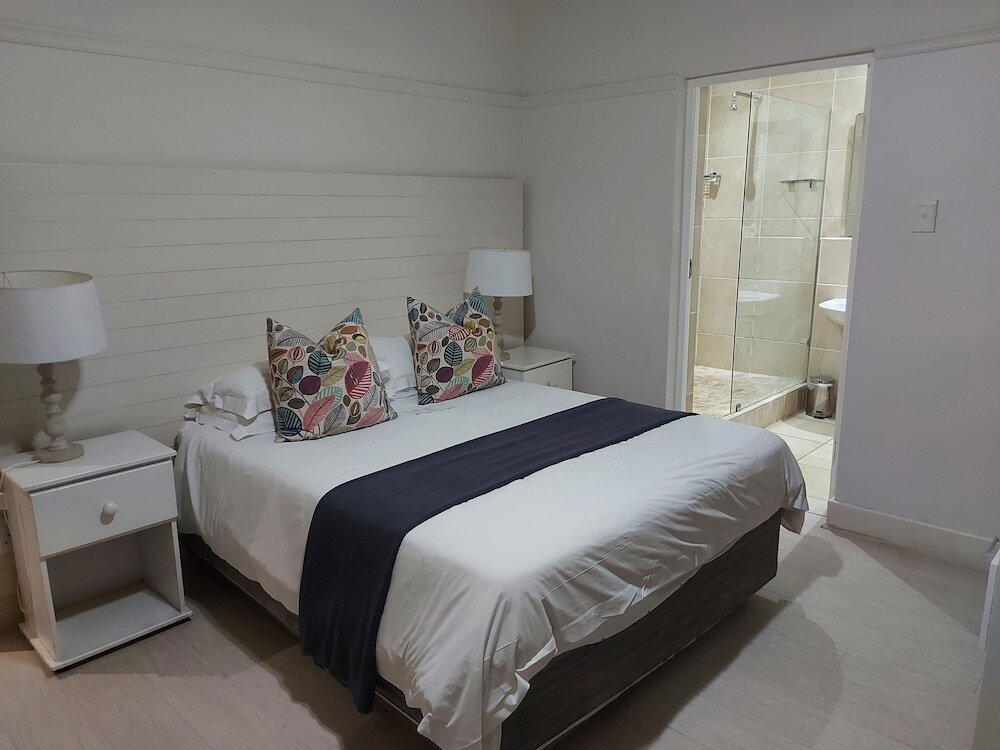 Standard Double room with balcony The Hampton Exclusive Guesthouse