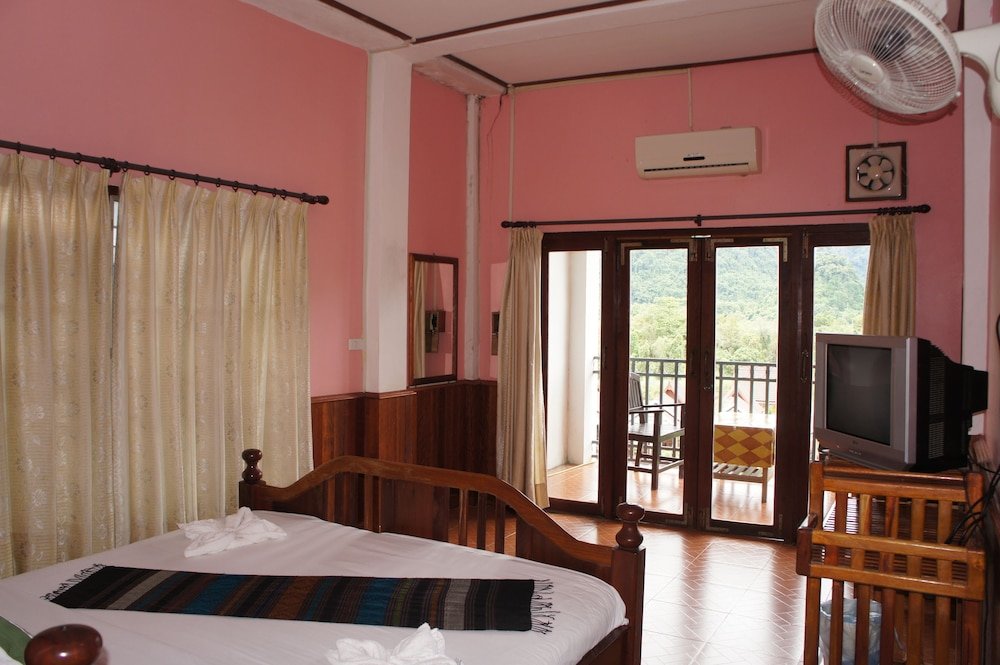 Standard Doppel Zimmer mit Balkon und mit Flussblick Domon Guesthouse