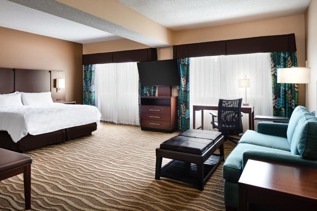 Двухместный номер Executive Holiday Inn Hotel & Suites Overland Park-West, an IHG Hotel