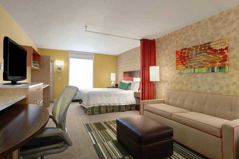 Двухместный номер Standard Home2 Suites by Hilton West Edmonton