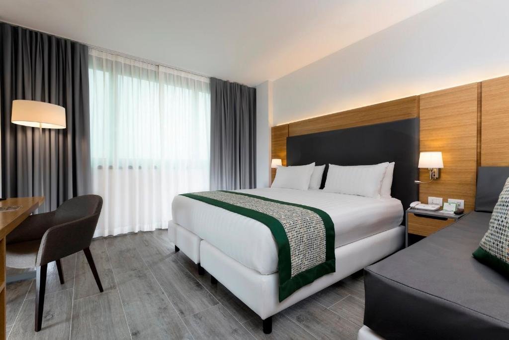 Premium Double room Holiday Inn Naples, an IHG Hotel