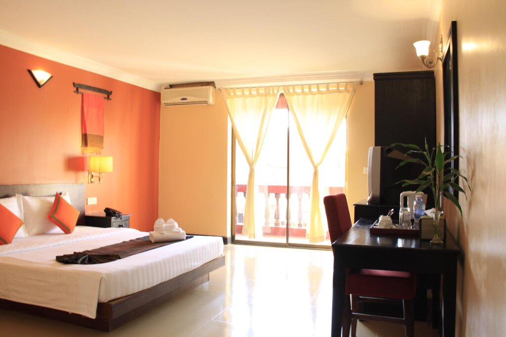 Superior Double room with balcony Mekong Angkor Palace Inn