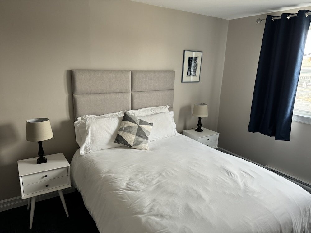 Standard room Loyalist Inn & Suites
