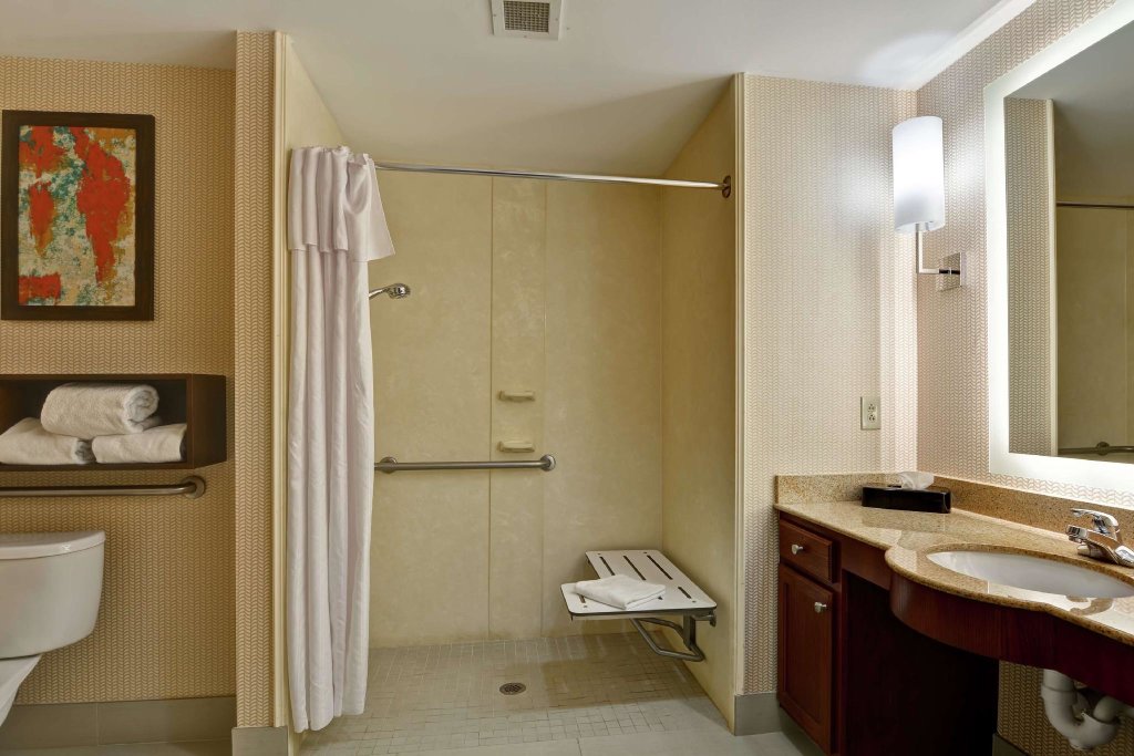 Четырёхместный номер Standard с 2 комнатами Homewood Suites by Hilton Lexington Fayette Mall