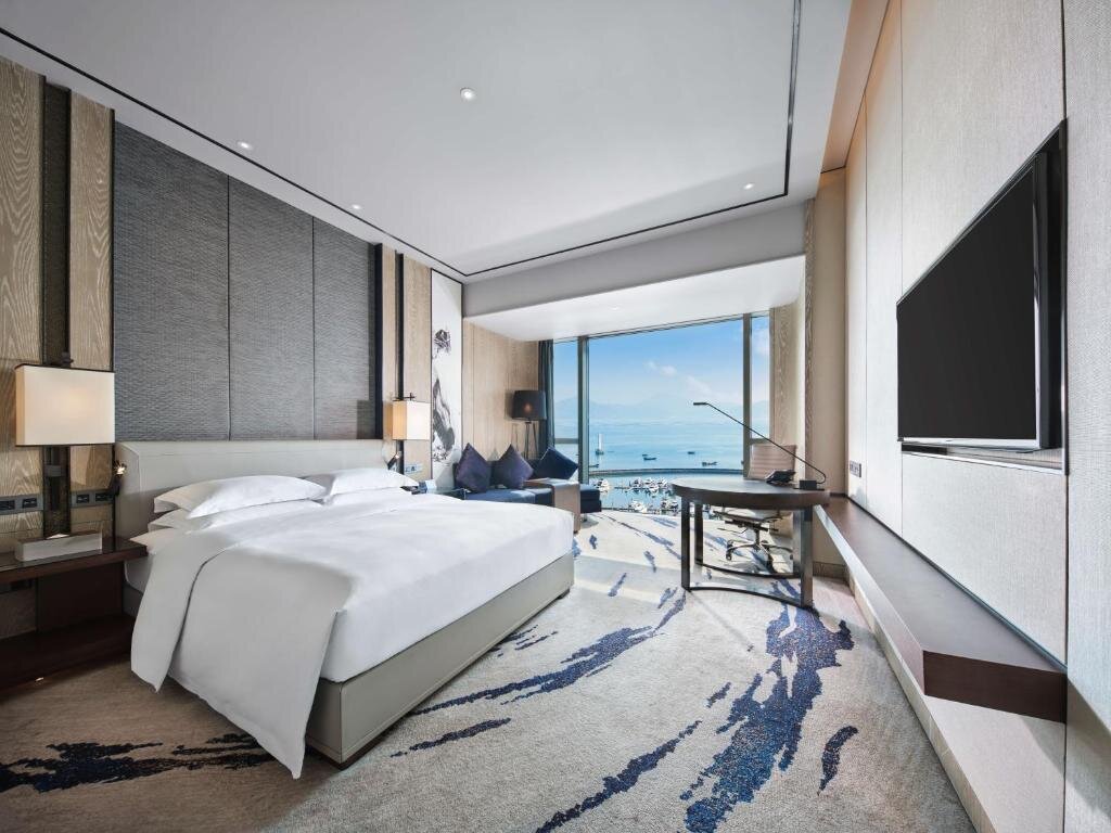 Двухместный номер Deluxe с видом на залив Hilton Shenzhen Shekou Nanhai