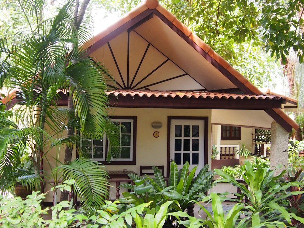Standard Bungalow with balcony Harry's Bungalows