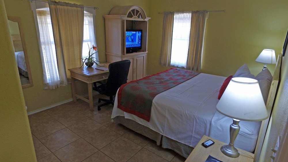 Suite Ramada by Wyndham & Suites South Padre Island