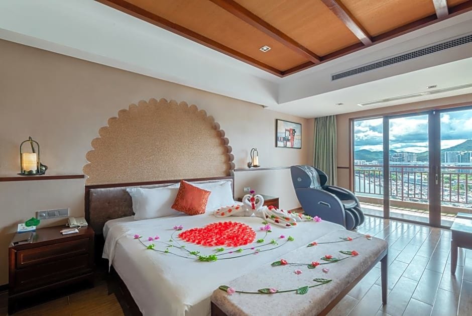 Standard room with sea view Grand Metropark Bay Hotel Sanya