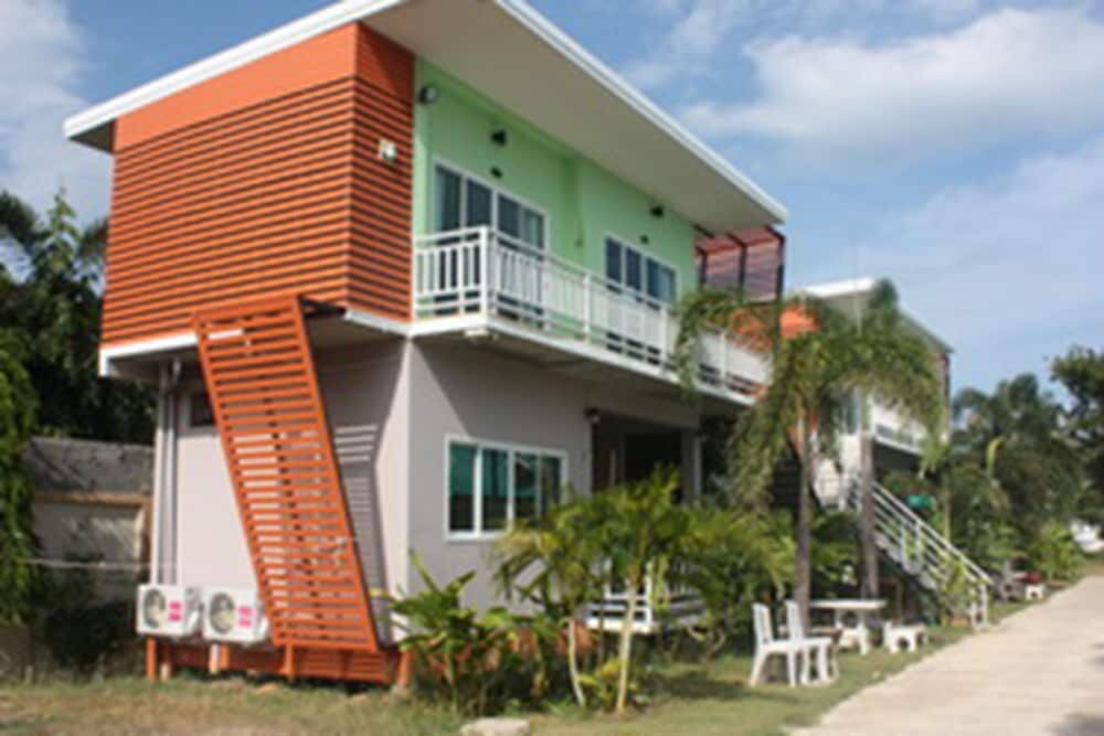 Семейная вилла с балконом Moddang Resort