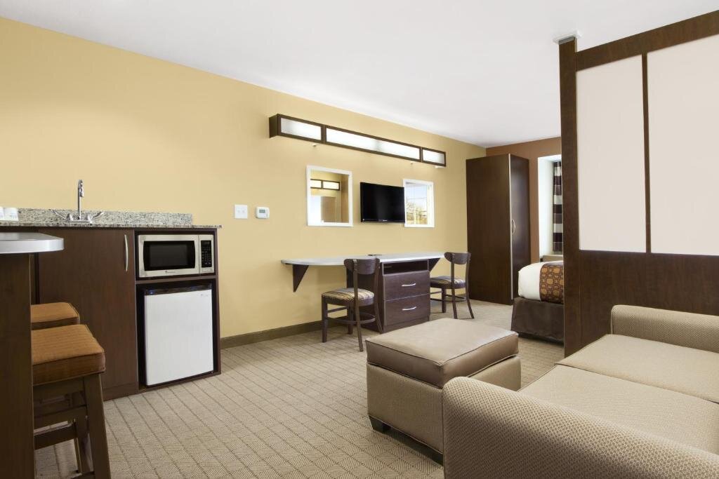 Double Suite Microtel Inn & Suites by Wyndham
