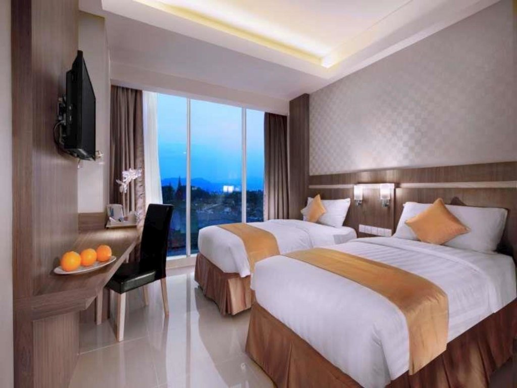 Superior room ASTON Lampung City Hotel