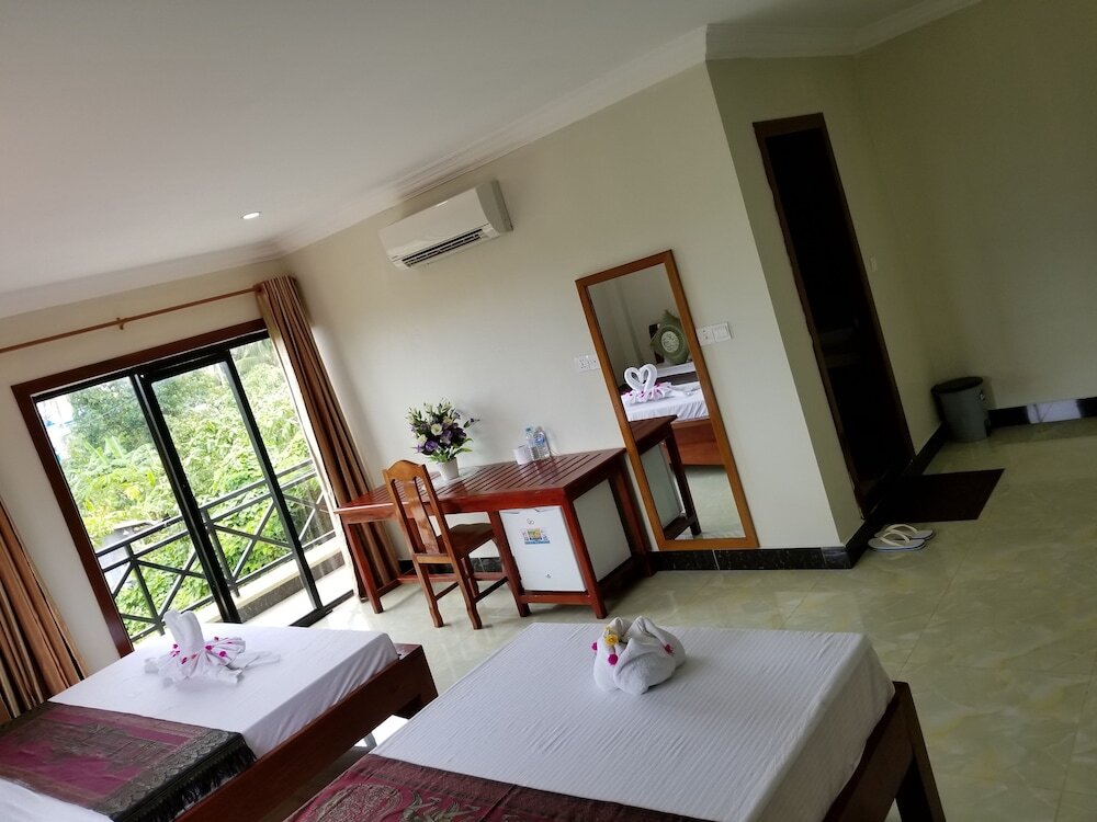 Standard Double room with balcony and with city view Blue Diamond Hostel