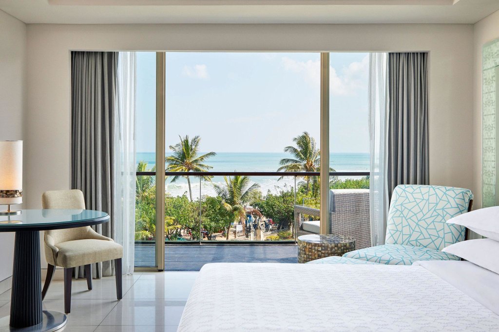 Camera doppia Standard con balcone e con vista sull'oceano Sheraton Bali Kuta Resort