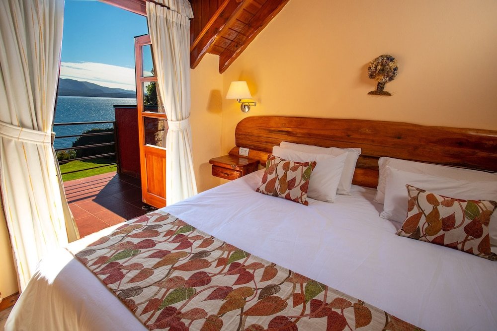 Апартаменты с балконом и с видом на озеро Costa Brava Apart Hotel & Suites