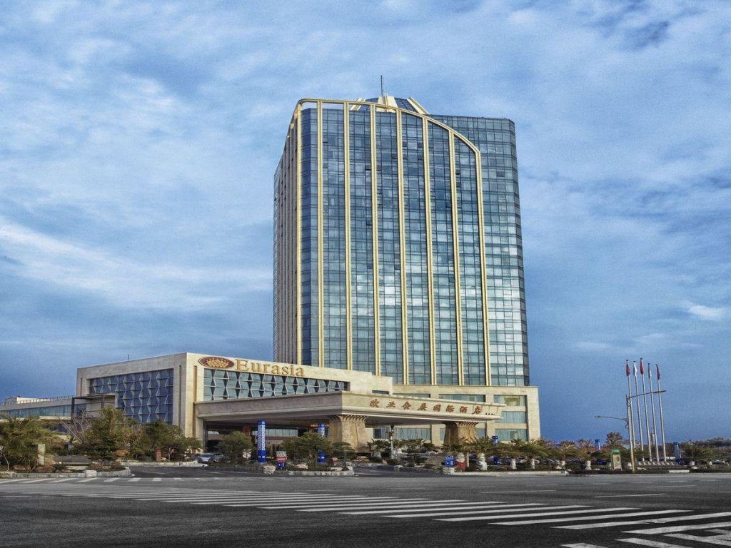 Номер Standard Eurasia Convention International Hotel