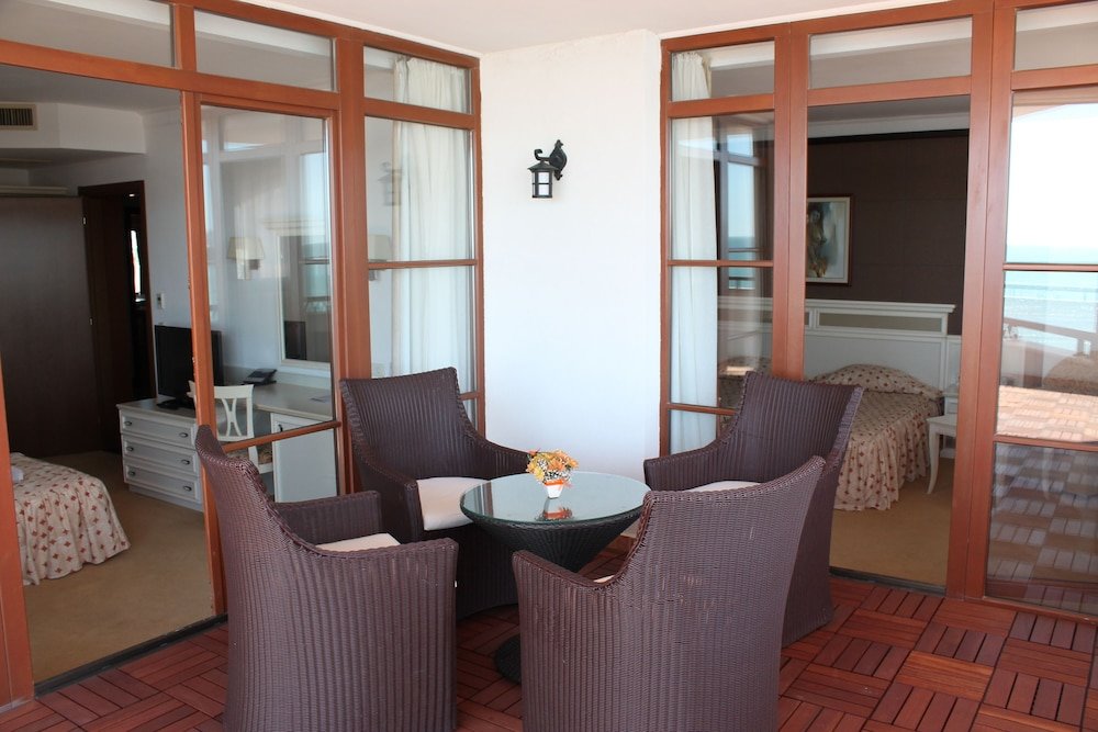 Suite 2 Schlafzimmer mit Balkon Helena VIP Villas and Suites - Half Board
