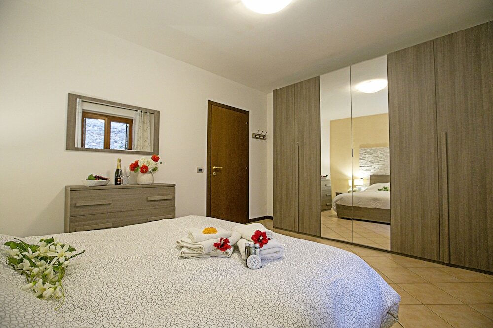 Familie Apartment 1 Schlafzimmer Borgo Degli Ulivi 250m From Lake