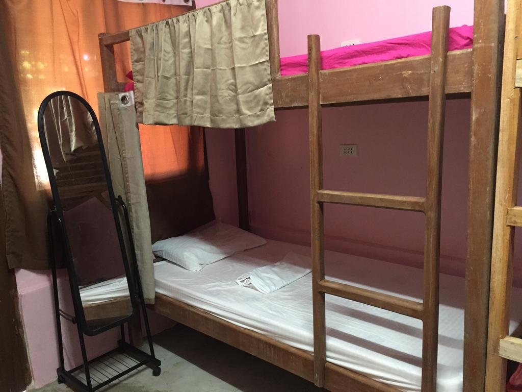 Cama en dormitorio compartido (dormitorio compartido femenino) Bohemian Hostel