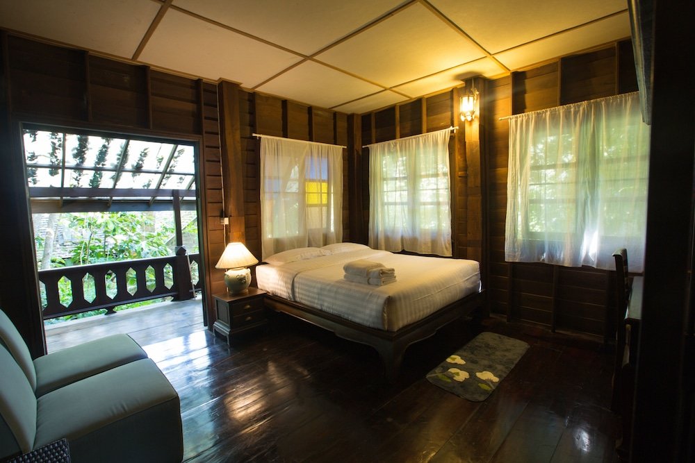 Deluxe bungalow Baan Suphanbhum - Teddu Inn Maekampong