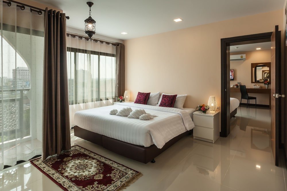Standard Quadruple room with balcony Casa Marocc Hotel
