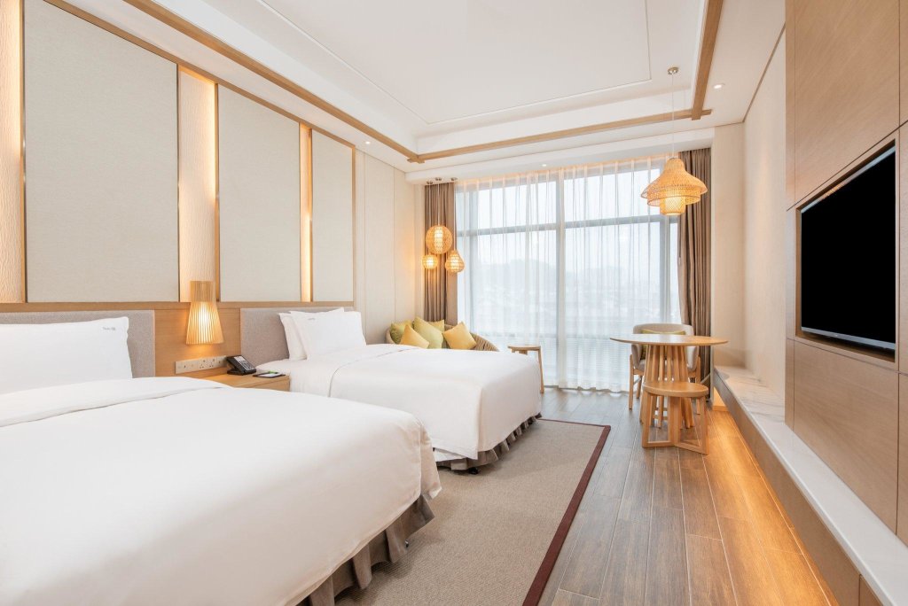 Номер Standard Holiday Inn Resort Yichun Mingyue Mountain, an IHG Hotel
